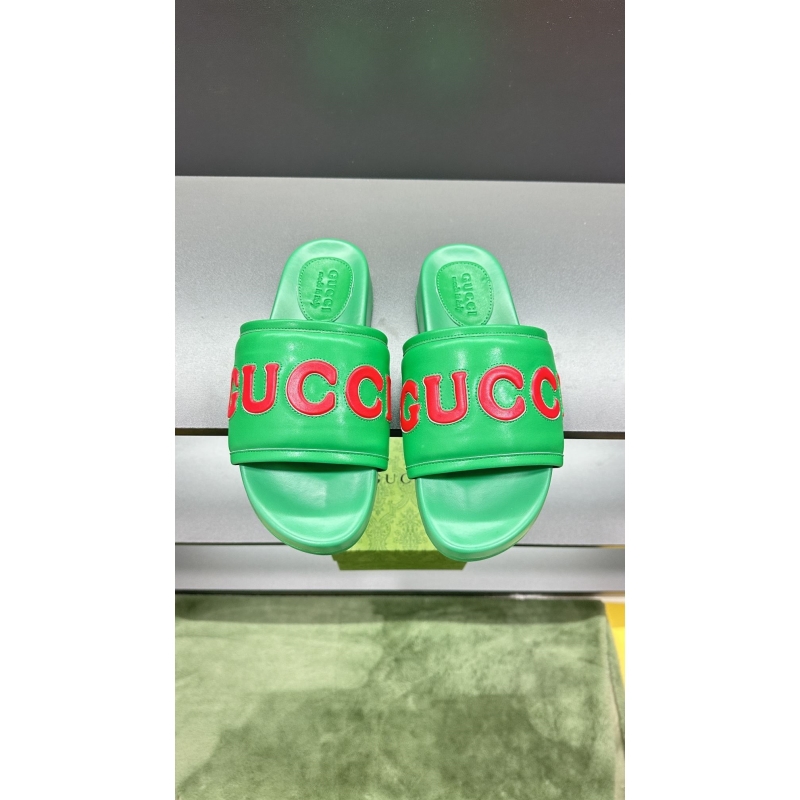 G*u*i slippers